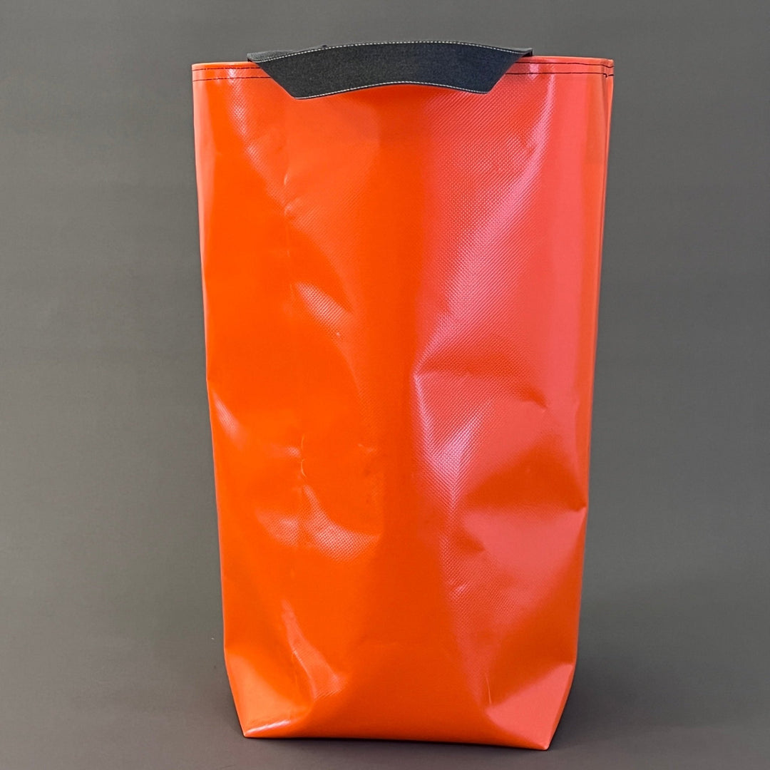 Rago Tasche orange für Auffahrkeile - Seitenansicht der Planentasche von tjuub
