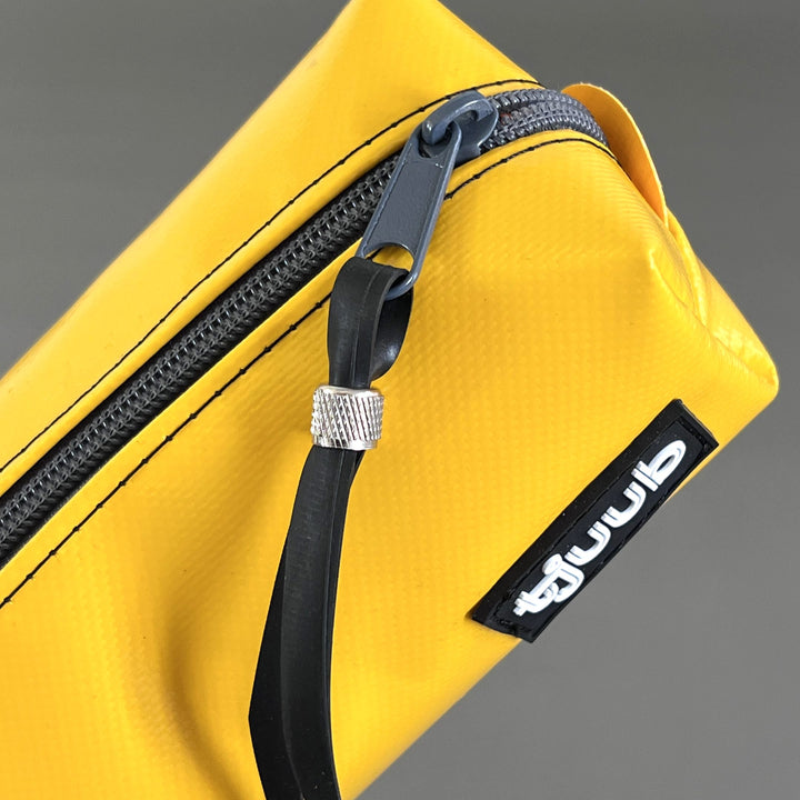 Tatra Federmäppchen gelb aus LKW-Plane - Upcycling-Stiftetasche von tjuub