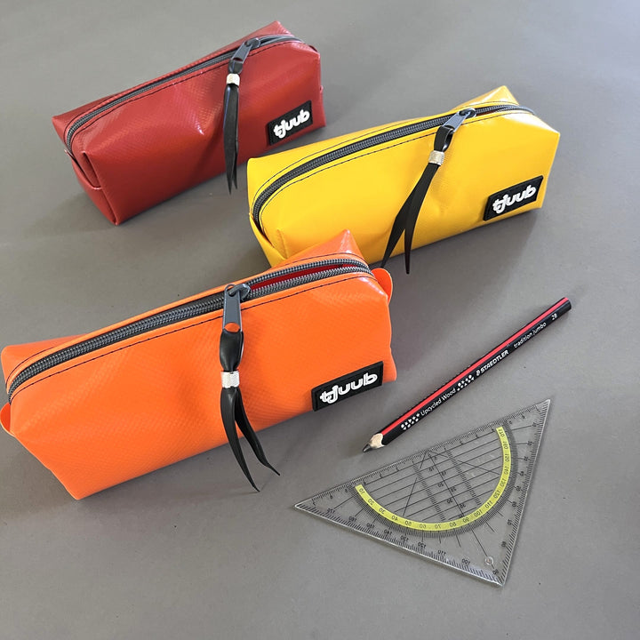 Tatra Federmäppchen orange aus LKW-Plane - Upcycling-Stiftetasche von tjuub