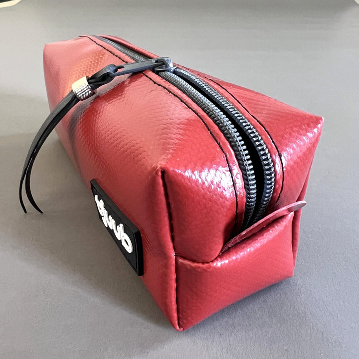 Tatra Federmäppchen rostrot aus LKW-Plane - Upcycling-Stiftetasche von tjuub