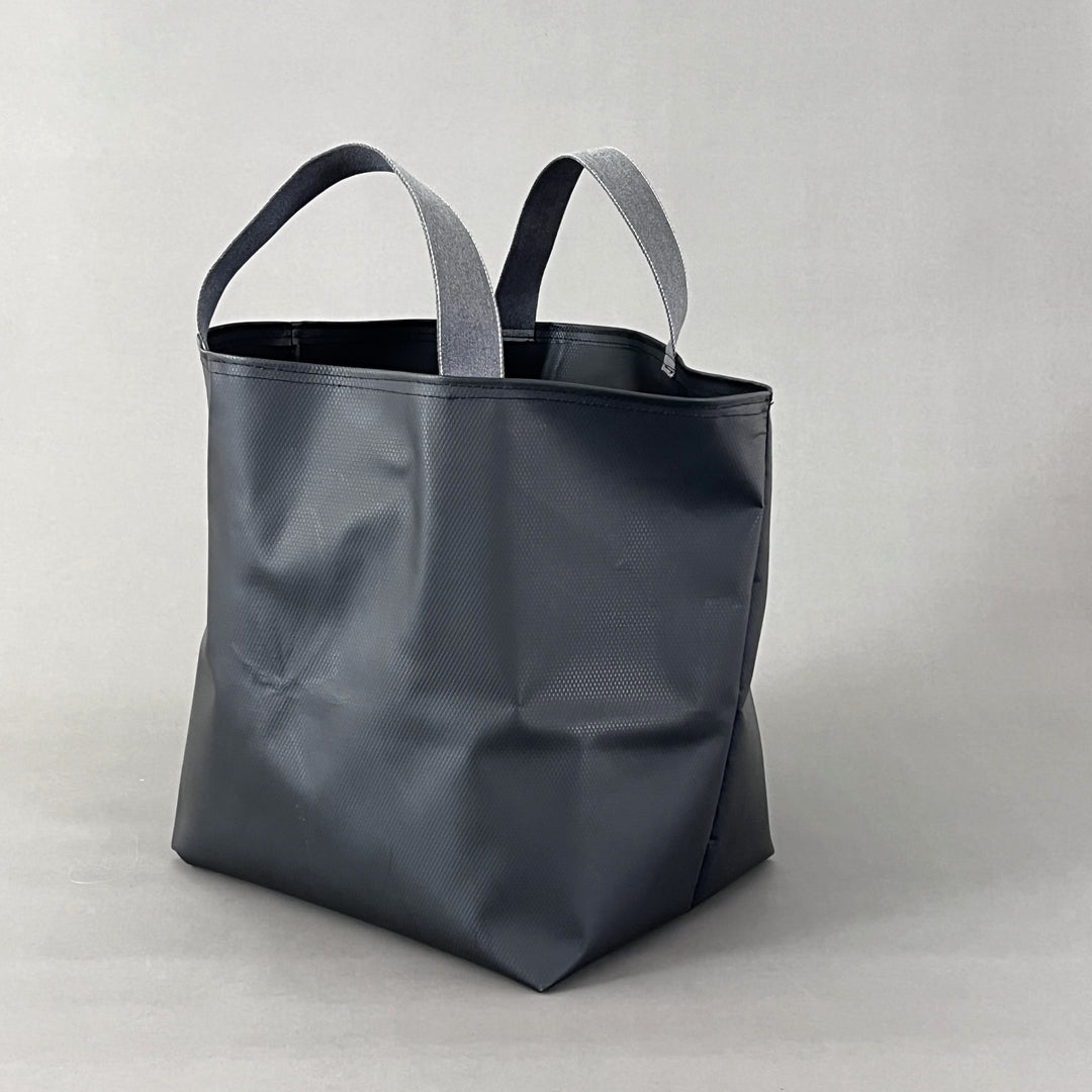 Hossa große Planentasche schwarz - Seitenansicht, Wohnmobil-Zubehör aus LKW-Plane